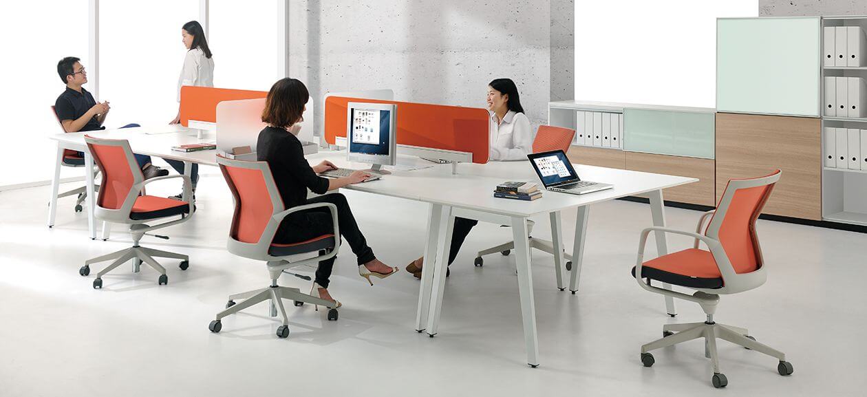 Plane Office System Tables bring no distance: 1+1>2maximizesthe synergy of collaboration.